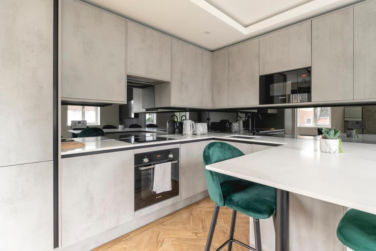 Skyvillion - Cozy Large 4 & 1 Bed Apartments In London Enfield, Mins To Tube Station, Free Wi-Fi Zewnętrze zdjęcie