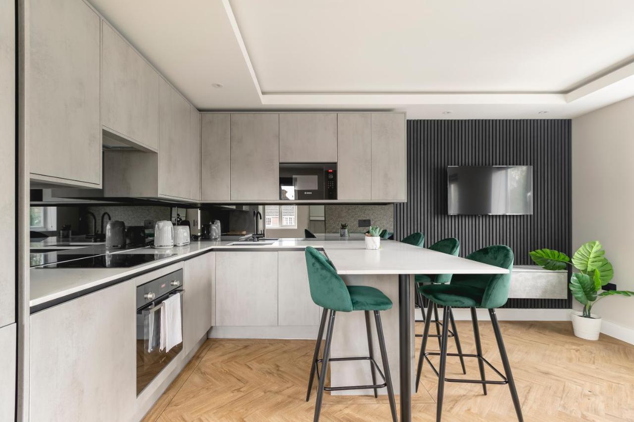 Skyvillion - Cozy Large 4 & 1 Bed Apartments In London Enfield, Mins To Tube Station, Free Wi-Fi Zewnętrze zdjęcie