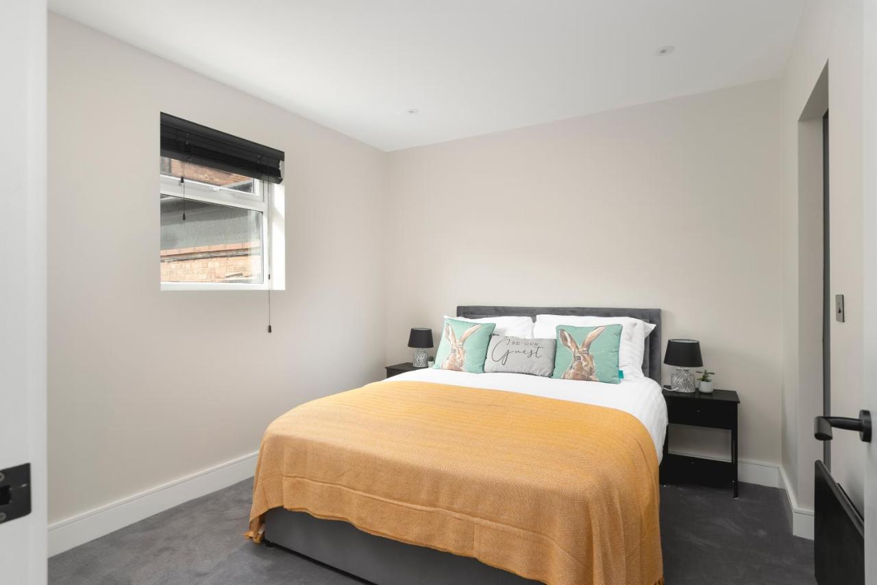 Skyvillion - Cozy Large 4 & 1 Bed Apartments In London Enfield, Mins To Tube Station, Free Wi-Fi Zewnętrze zdjęcie