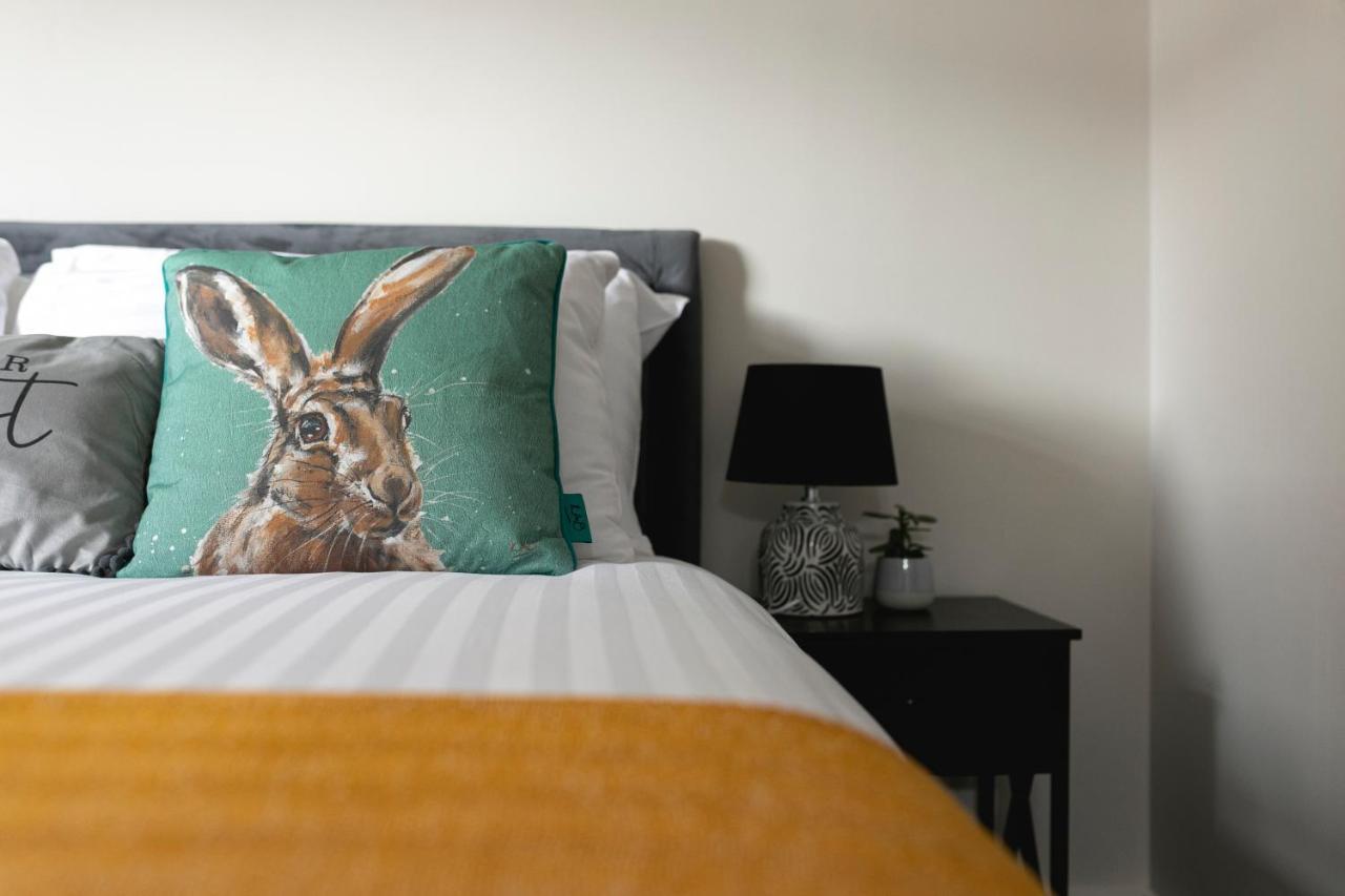 Skyvillion - Cozy Large 4 & 1 Bed Apartments In London Enfield, Mins To Tube Station, Free Wi-Fi Zewnętrze zdjęcie