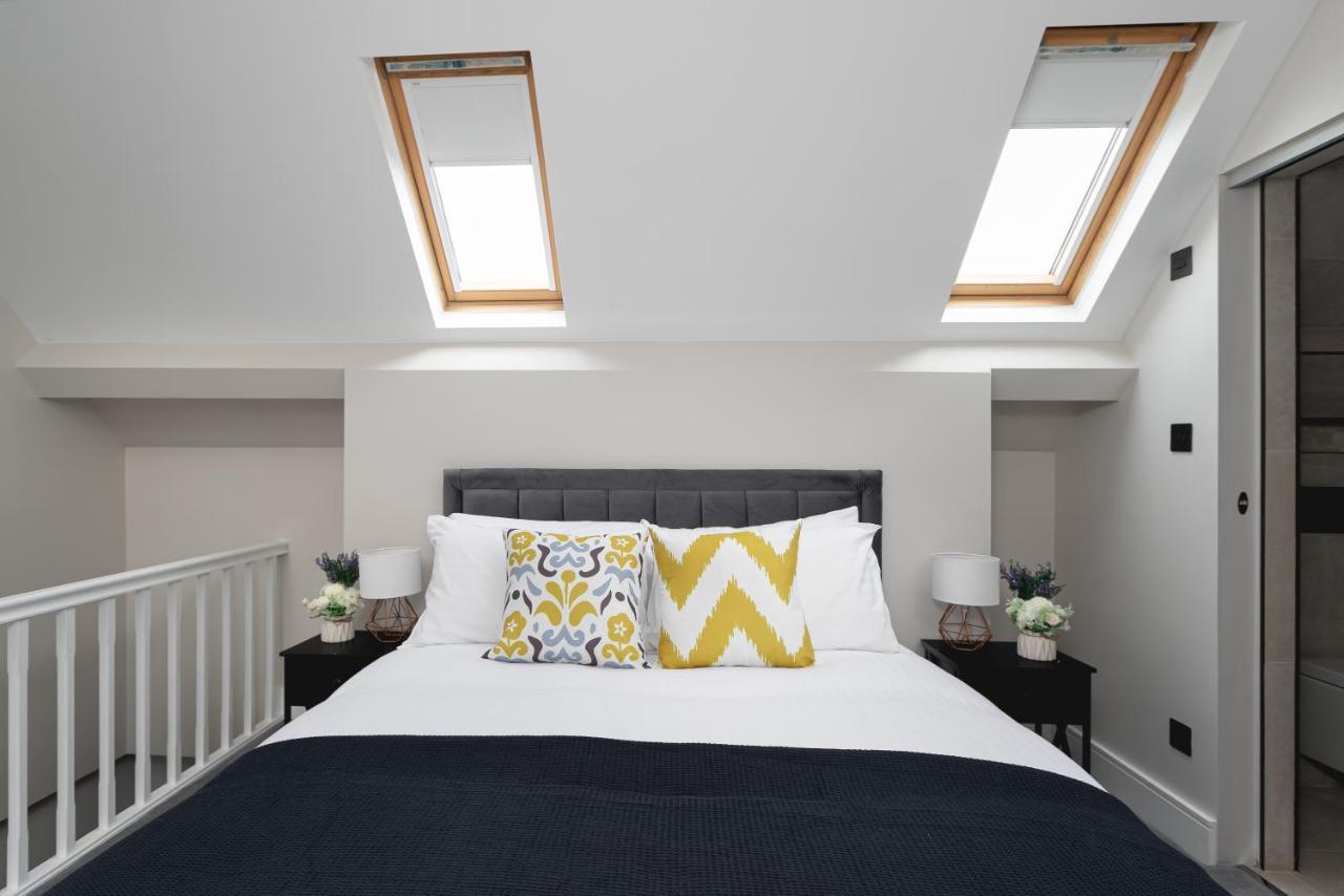 Skyvillion - Cozy Large 4 & 1 Bed Apartments In London Enfield, Mins To Tube Station, Free Wi-Fi Zewnętrze zdjęcie