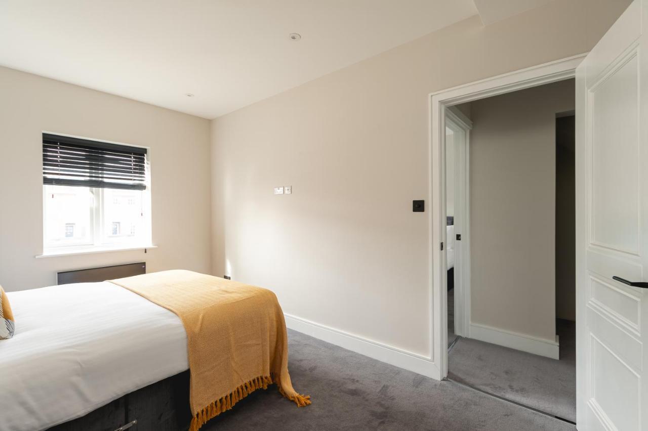 Skyvillion - Cozy Large 4 & 1 Bed Apartments In London Enfield, Mins To Tube Station, Free Wi-Fi Zewnętrze zdjęcie