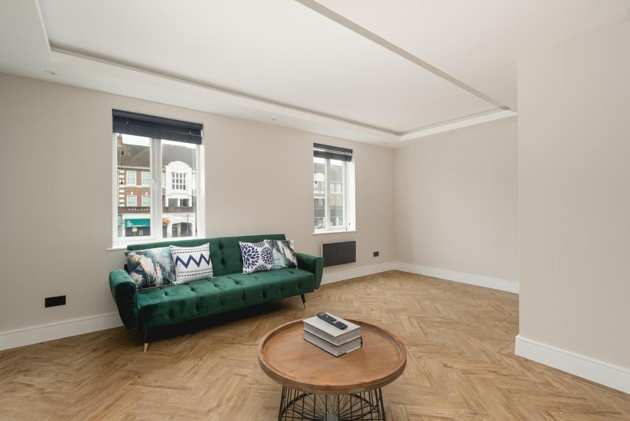 Skyvillion - Cozy Large 4 & 1 Bed Apartments In London Enfield, Mins To Tube Station, Free Wi-Fi Zewnętrze zdjęcie