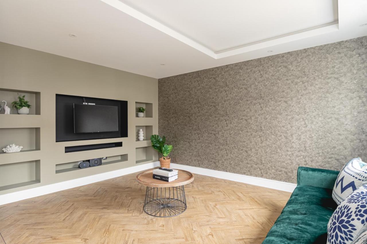 Skyvillion - Cozy Large 4 & 1 Bed Apartments In London Enfield, Mins To Tube Station, Free Wi-Fi Zewnętrze zdjęcie