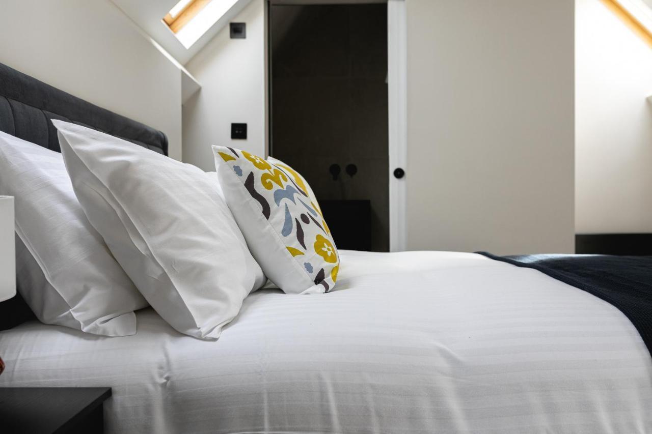 Skyvillion - Cozy Large 4 & 1 Bed Apartments In London Enfield, Mins To Tube Station, Free Wi-Fi Zewnętrze zdjęcie