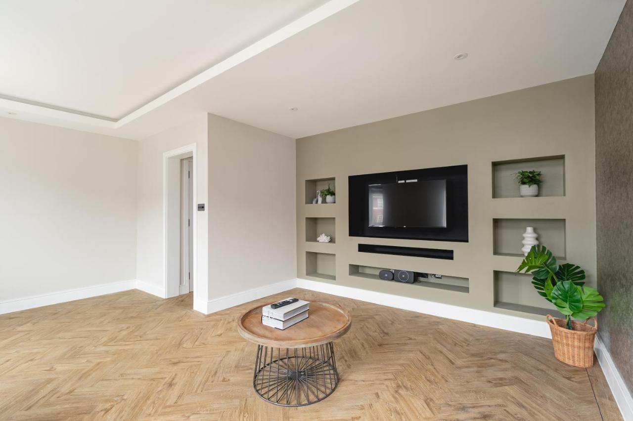 Skyvillion - Cozy Large 4 & 1 Bed Apartments In London Enfield, Mins To Tube Station, Free Wi-Fi Zewnętrze zdjęcie