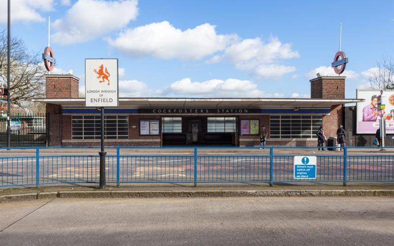 Skyvillion - Cozy Large 4 & 1 Bed Apartments In London Enfield, Mins To Tube Station, Free Wi-Fi Zewnętrze zdjęcie