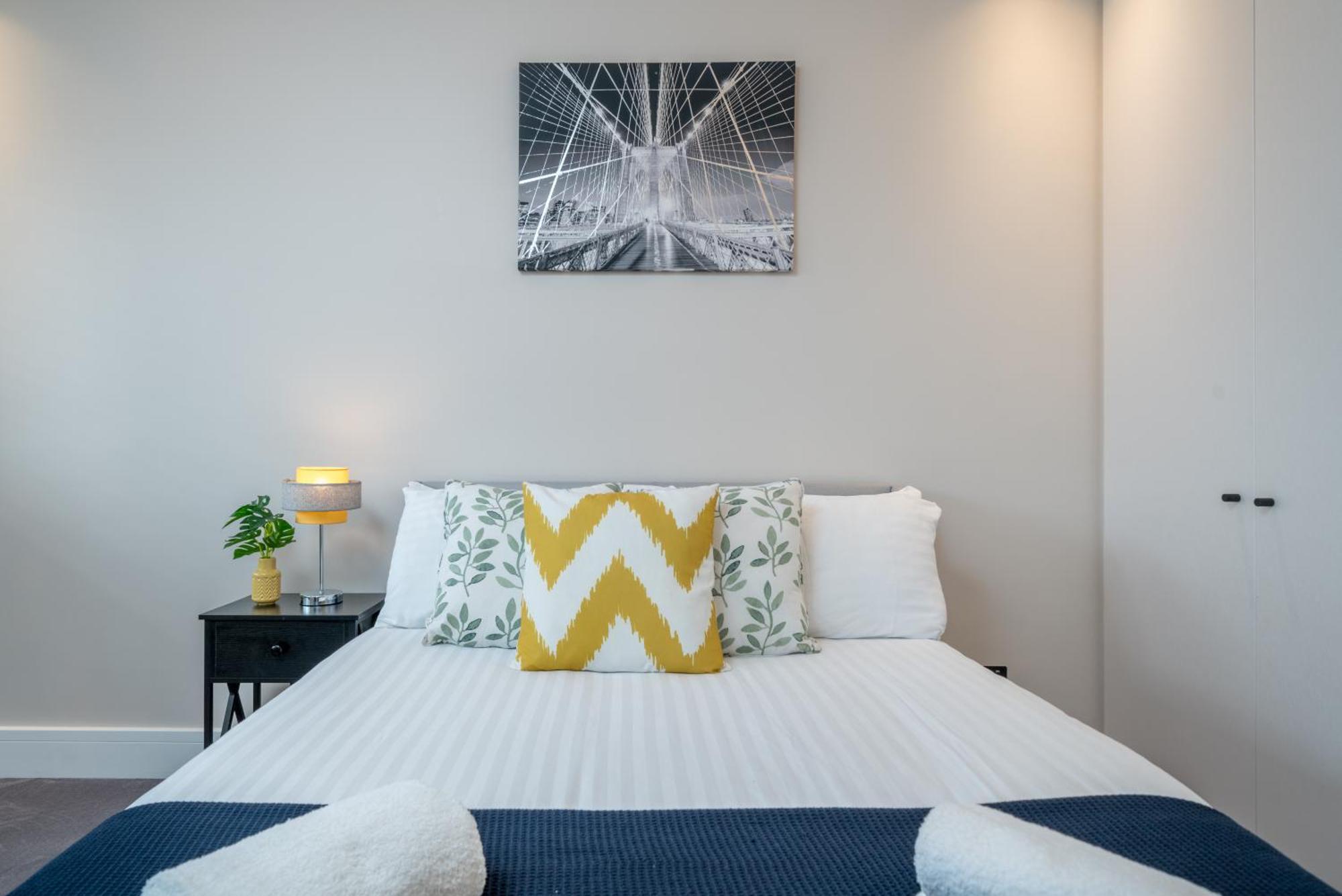 Skyvillion - Cozy Large 4 & 1 Bed Apartments In London Enfield, Mins To Tube Station, Free Wi-Fi Zewnętrze zdjęcie