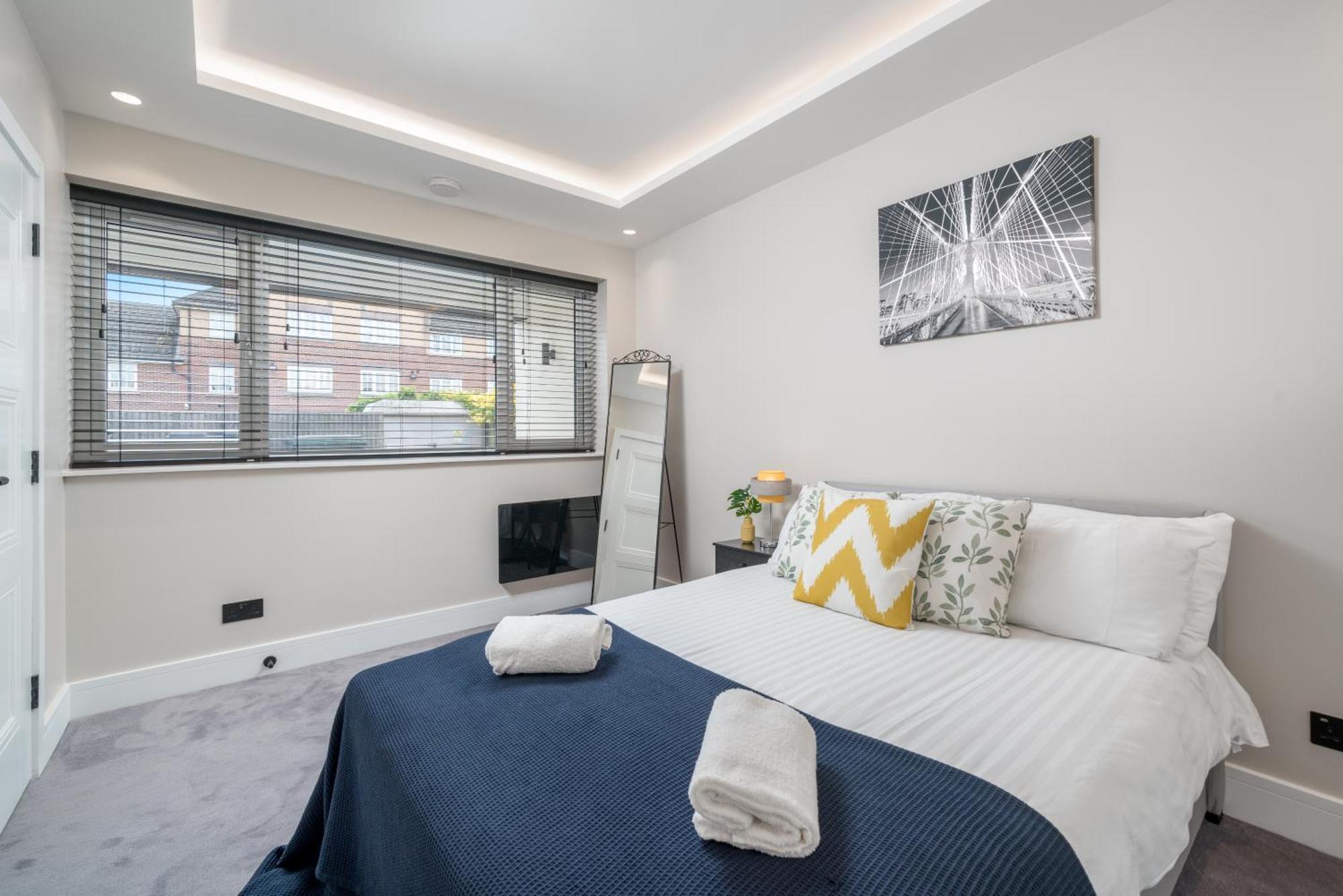 Skyvillion - Cozy Large 4 & 1 Bed Apartments In London Enfield, Mins To Tube Station, Free Wi-Fi Zewnętrze zdjęcie