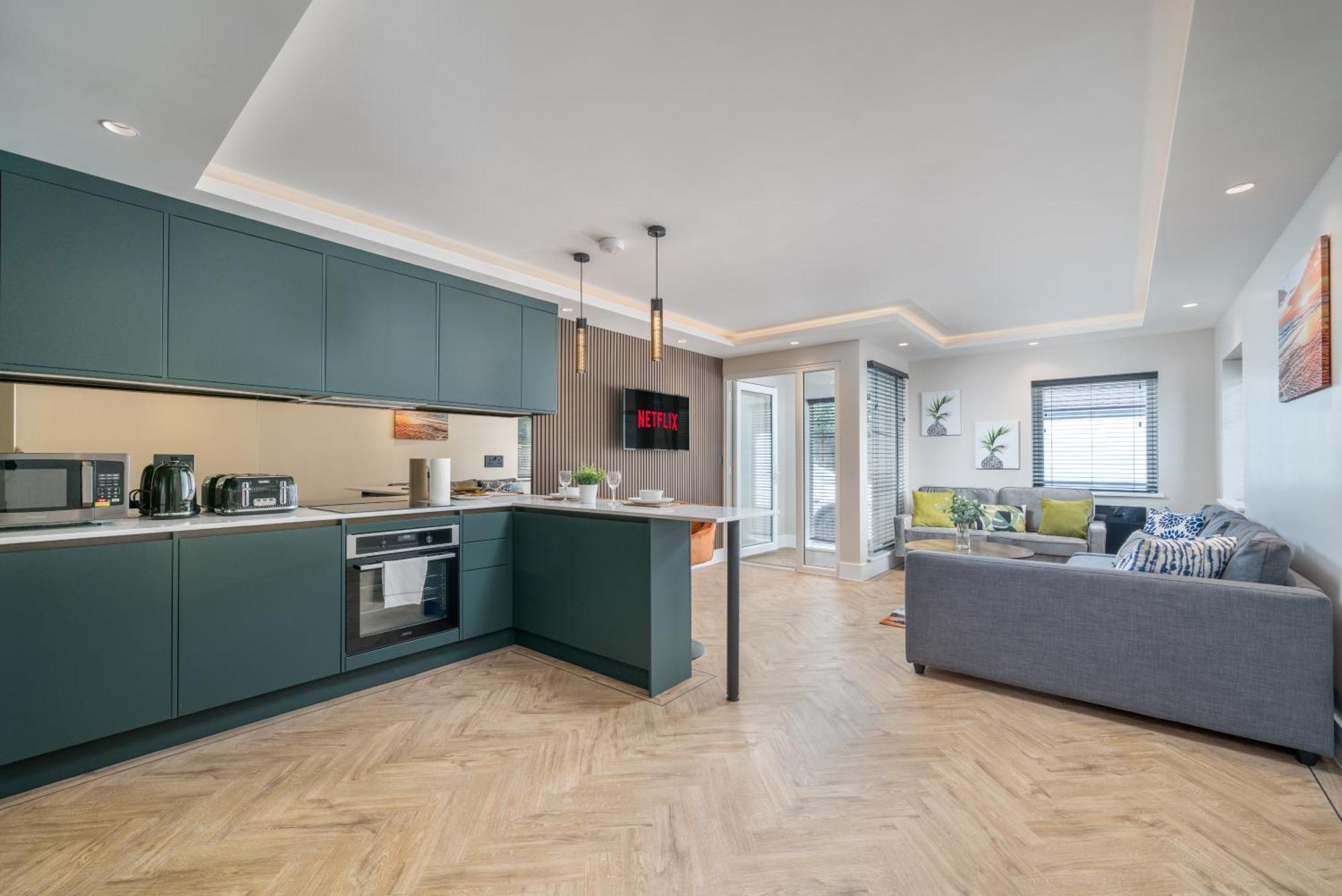Skyvillion - Cozy Large 4 & 1 Bed Apartments In London Enfield, Mins To Tube Station, Free Wi-Fi Zewnętrze zdjęcie