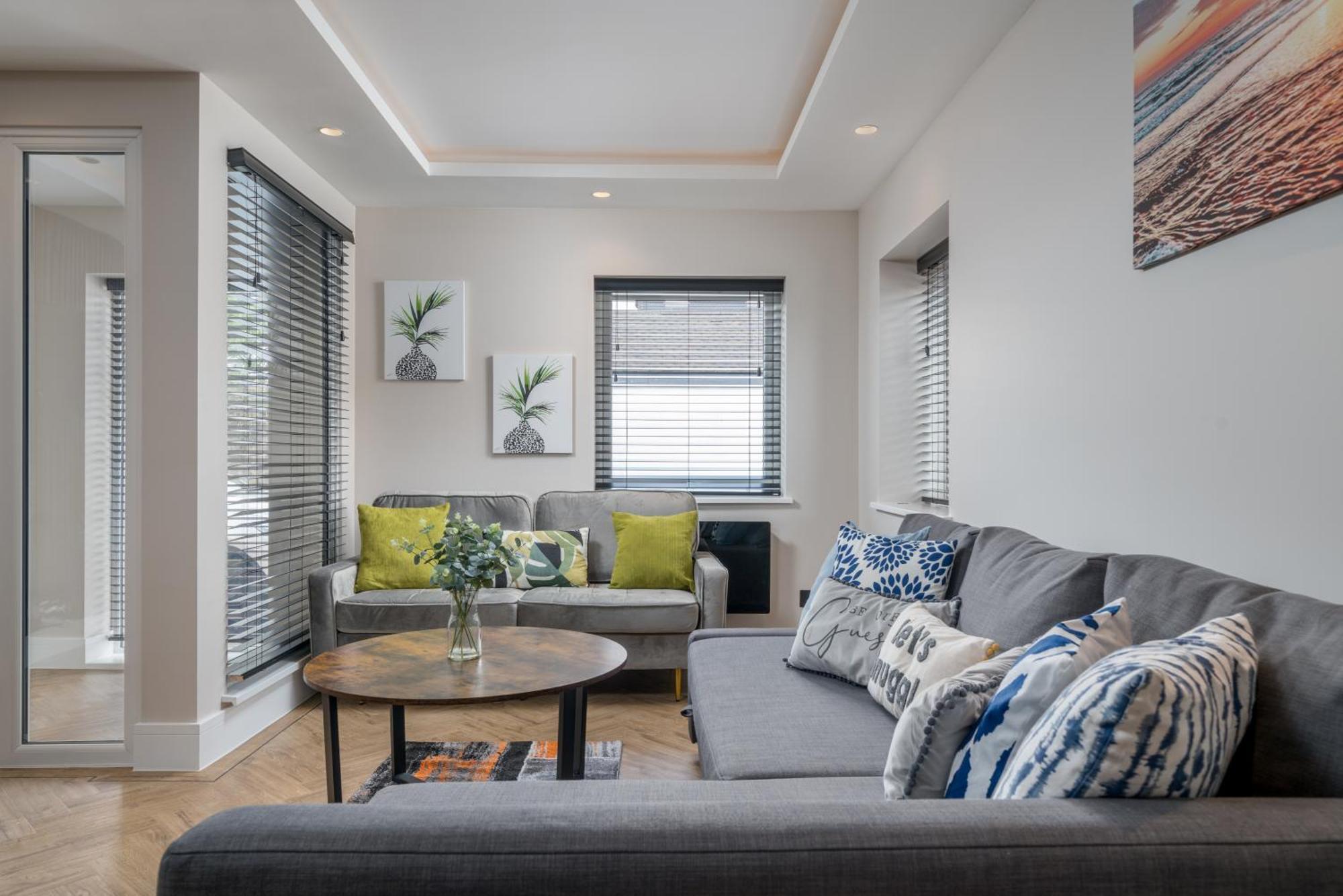 Skyvillion - Cozy Large 4 & 1 Bed Apartments In London Enfield, Mins To Tube Station, Free Wi-Fi Zewnętrze zdjęcie